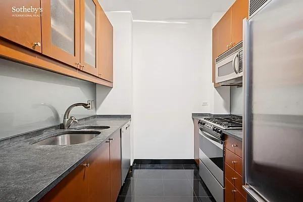 W 56th St #48F - Photo 4 of 20