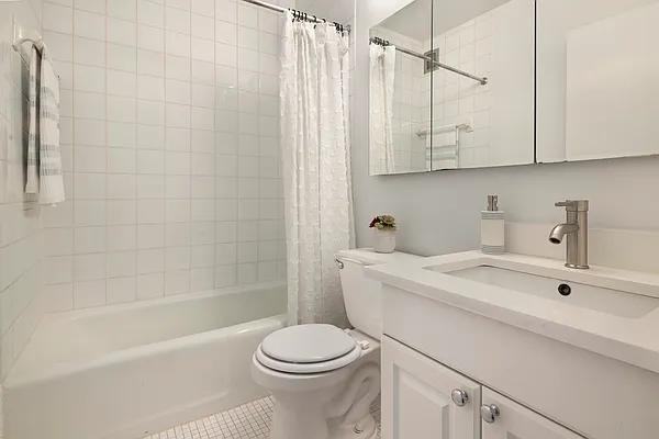 W 55th St #10E - Photo 5 of 20