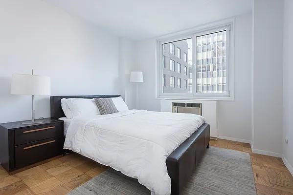 W 55th St #11G - Photo 2 of 20