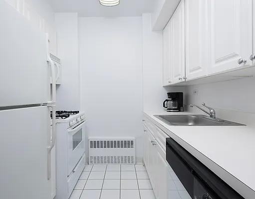 W 55th St #11G - Photo 3 of 20