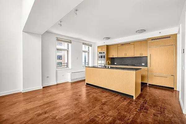 W 58th St #10-11D - Photo 4 of 20