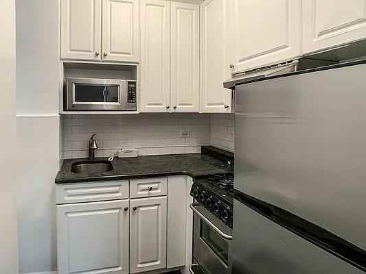 Park Ave #14E - Photo 3 of 20