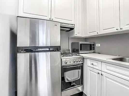 Park Ave #15J - Photo 2 of 20