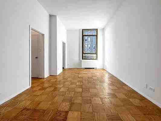 Park Ave #8U - Photo 2 of 19