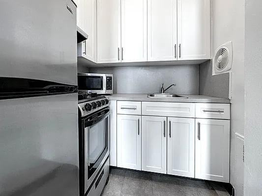 Park Ave #8U - Photo 3 of 19