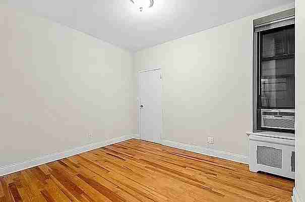 W 47th St #9A - Photo 5 of 20