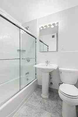 W 47th St #PHC - Photo 3 of 17