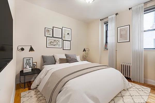 W 47th St #7C - Photo 3 of 8