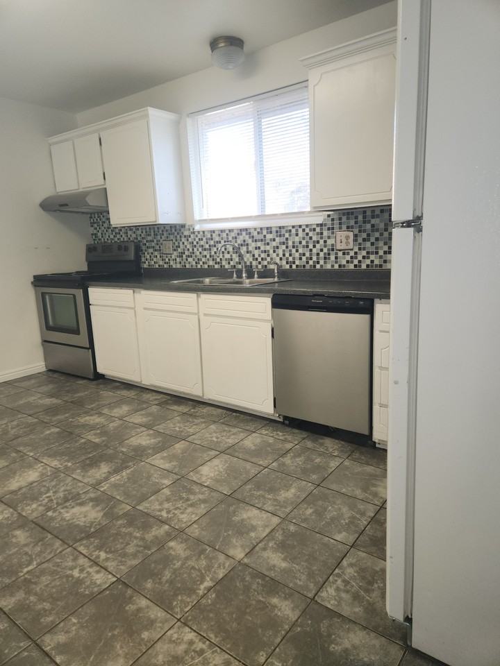 326 W Harvard Dr #326 - Photo 4 of 19