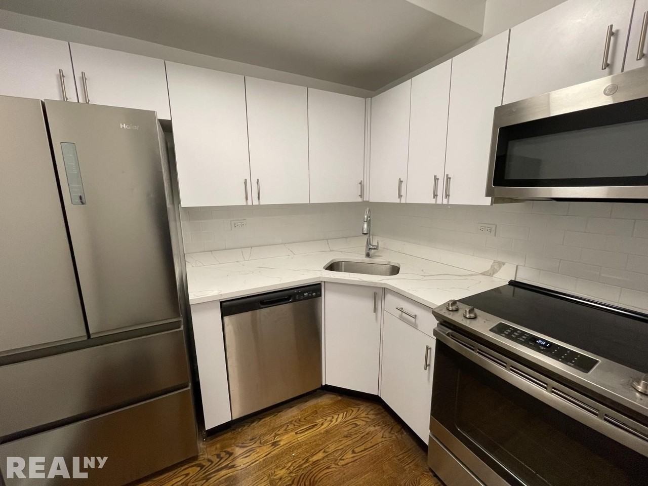 E 69th St #2B - Photo 3 of 8