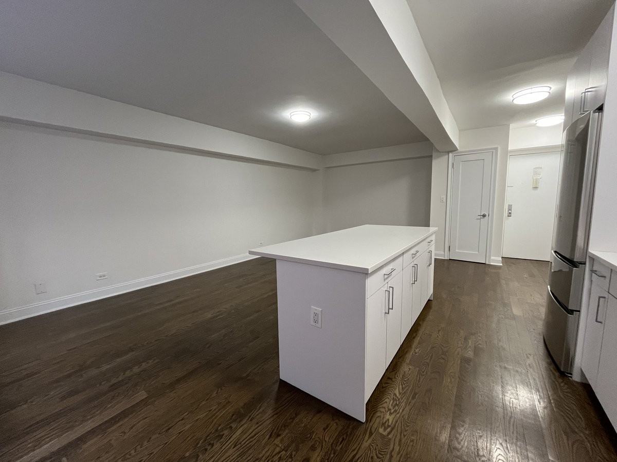 E 57th St #2D - Photo 3 of 7