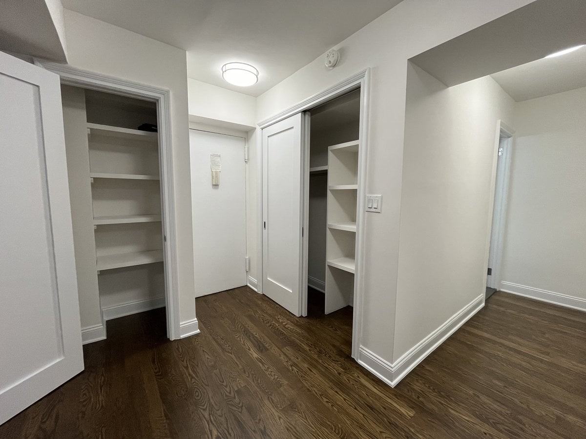E 57th St #2D - Photo 4 of 7