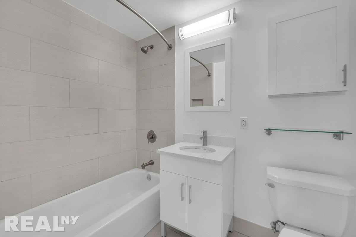 E 91st St #1202 - Photo 6 of 11