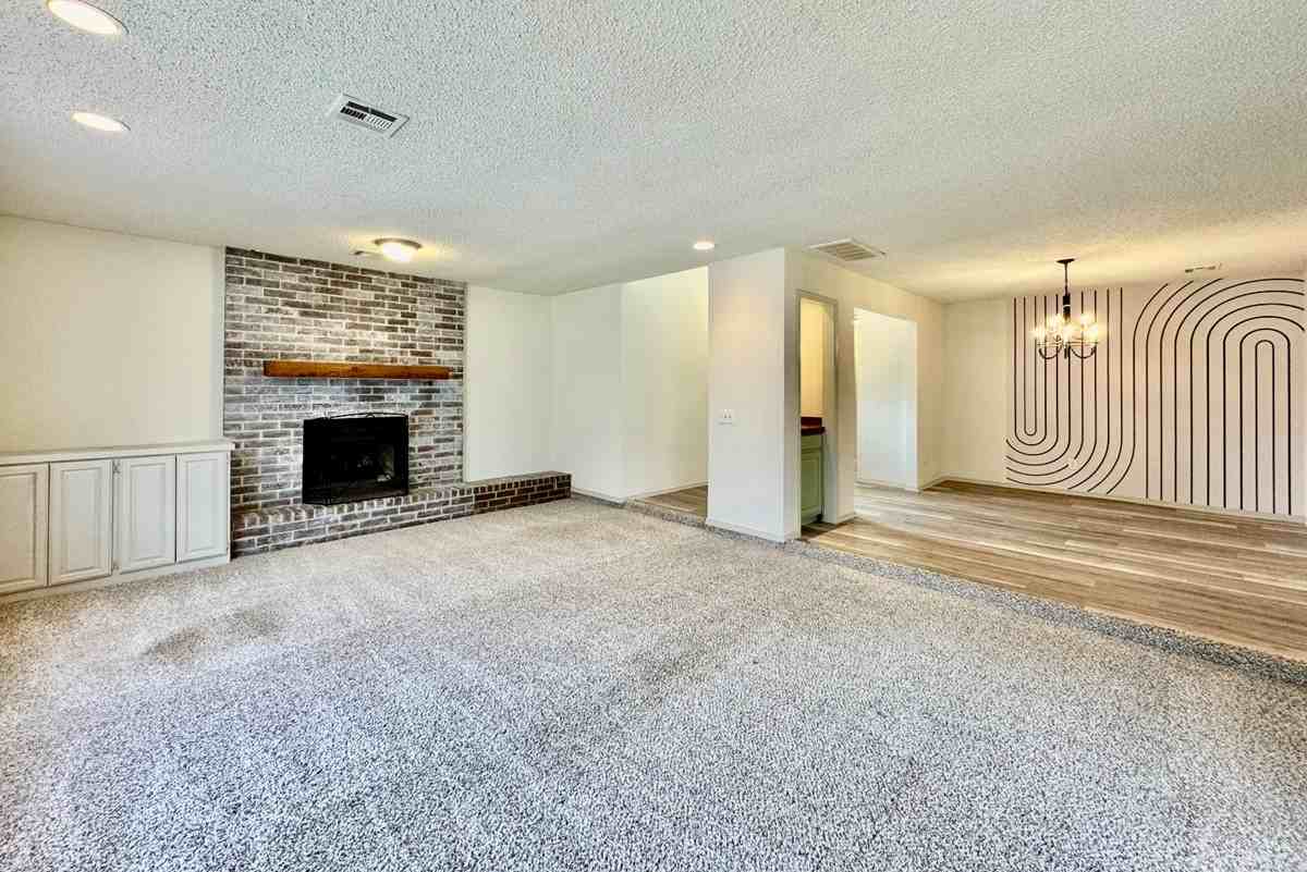 605 Nw 138th St #1 - Photo 4 of 29