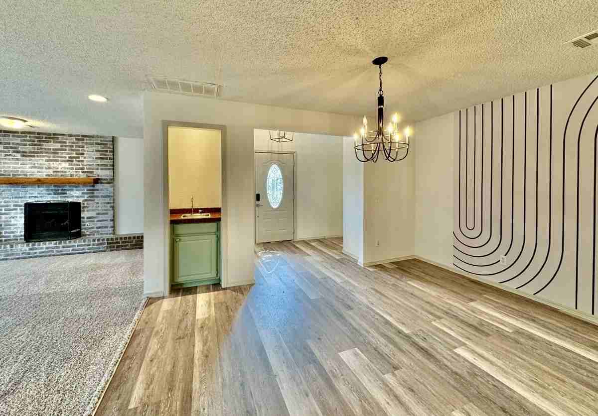 605 Nw 138th St #1 - Photo 6 of 29