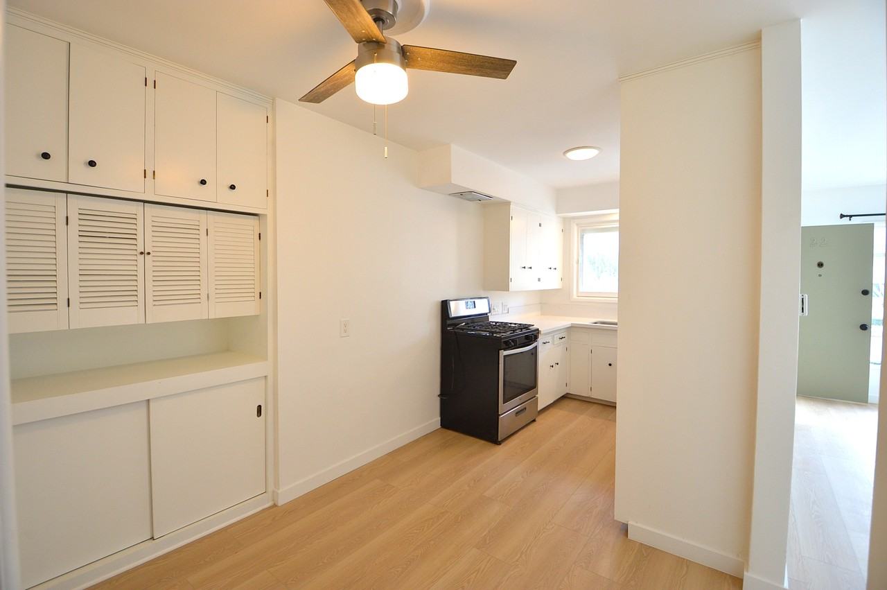 22 3rd Pl #1 - Photo 6 of 17