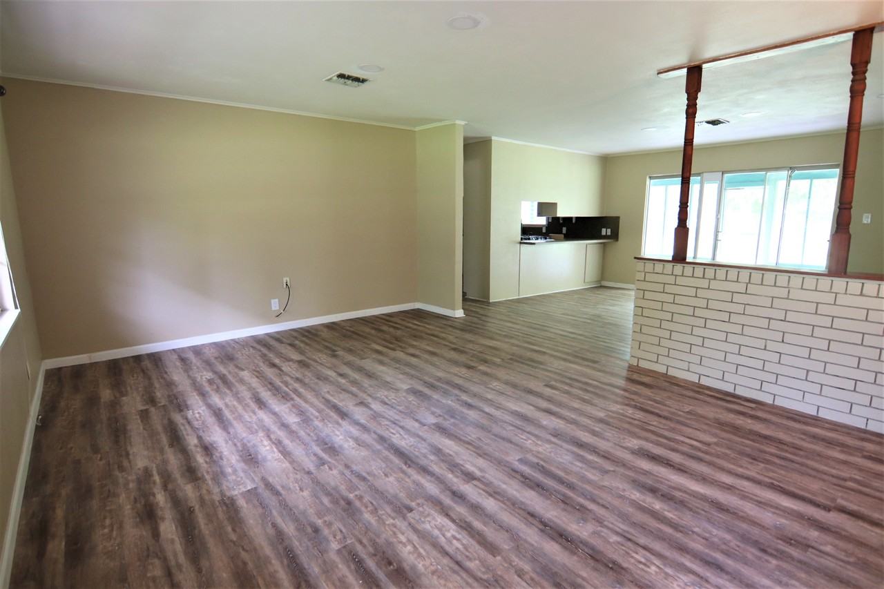 880 Morning Glory Dr #1 - Photo 2 of 15