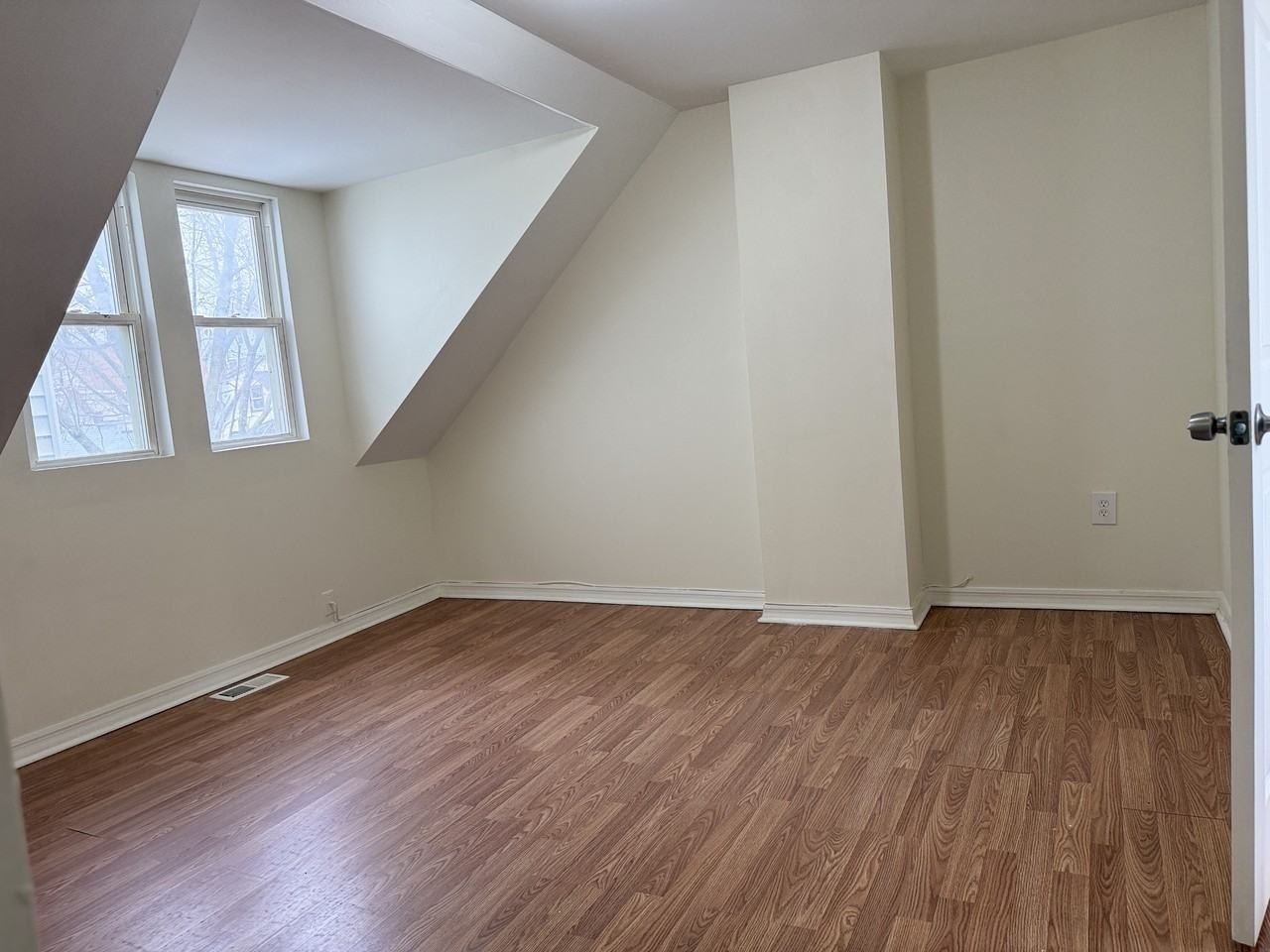 8307 S Buffalo Ave #1 - Photo 4 of 11