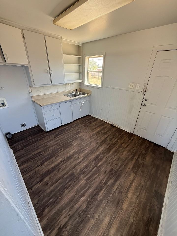 4304 Se 14th Ave #1 - Photo 2 of 6