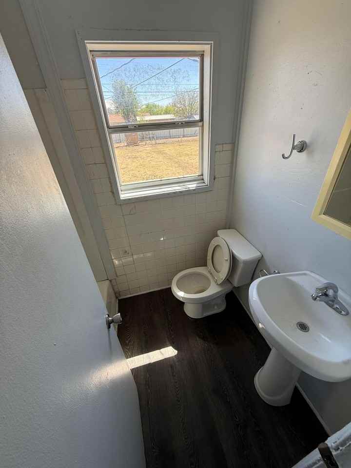 4304 Se 14th Ave #1 - Photo 3 of 6