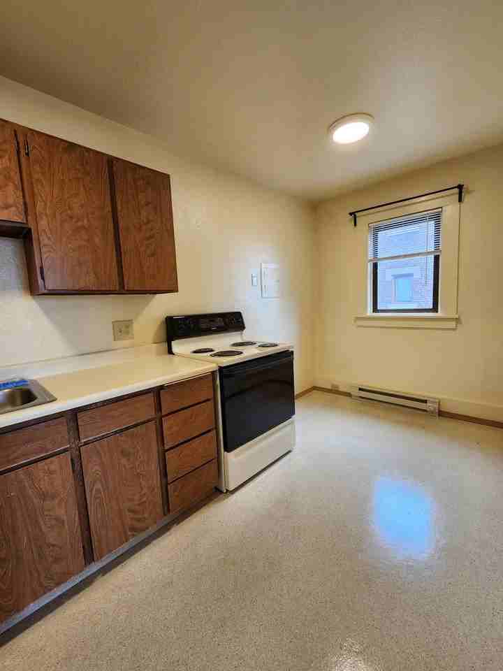 Florence Apartments - Photo 2 of 14