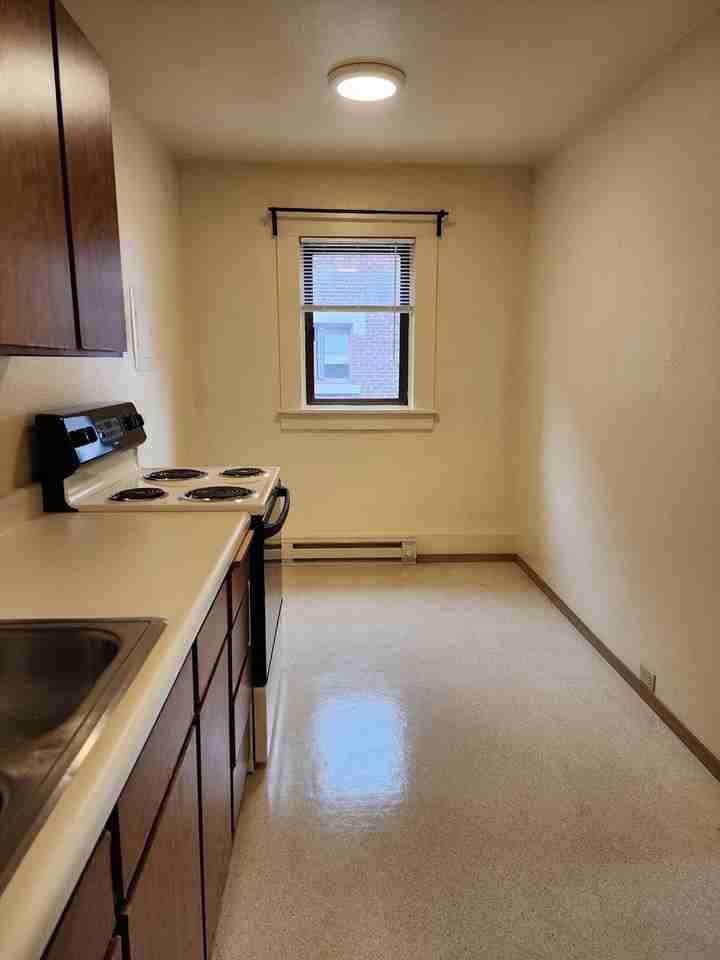 Florence Apartments - Photo 3 of 14