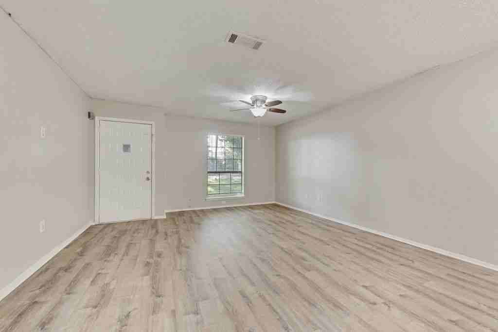 1924 Etain Rd - Photo 7 of 11