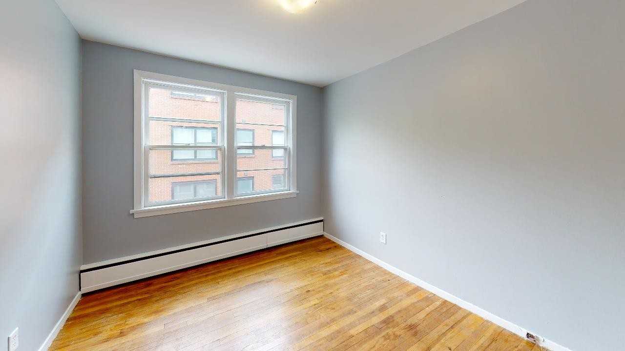 1143 Queen Street - Photo 7 of 11