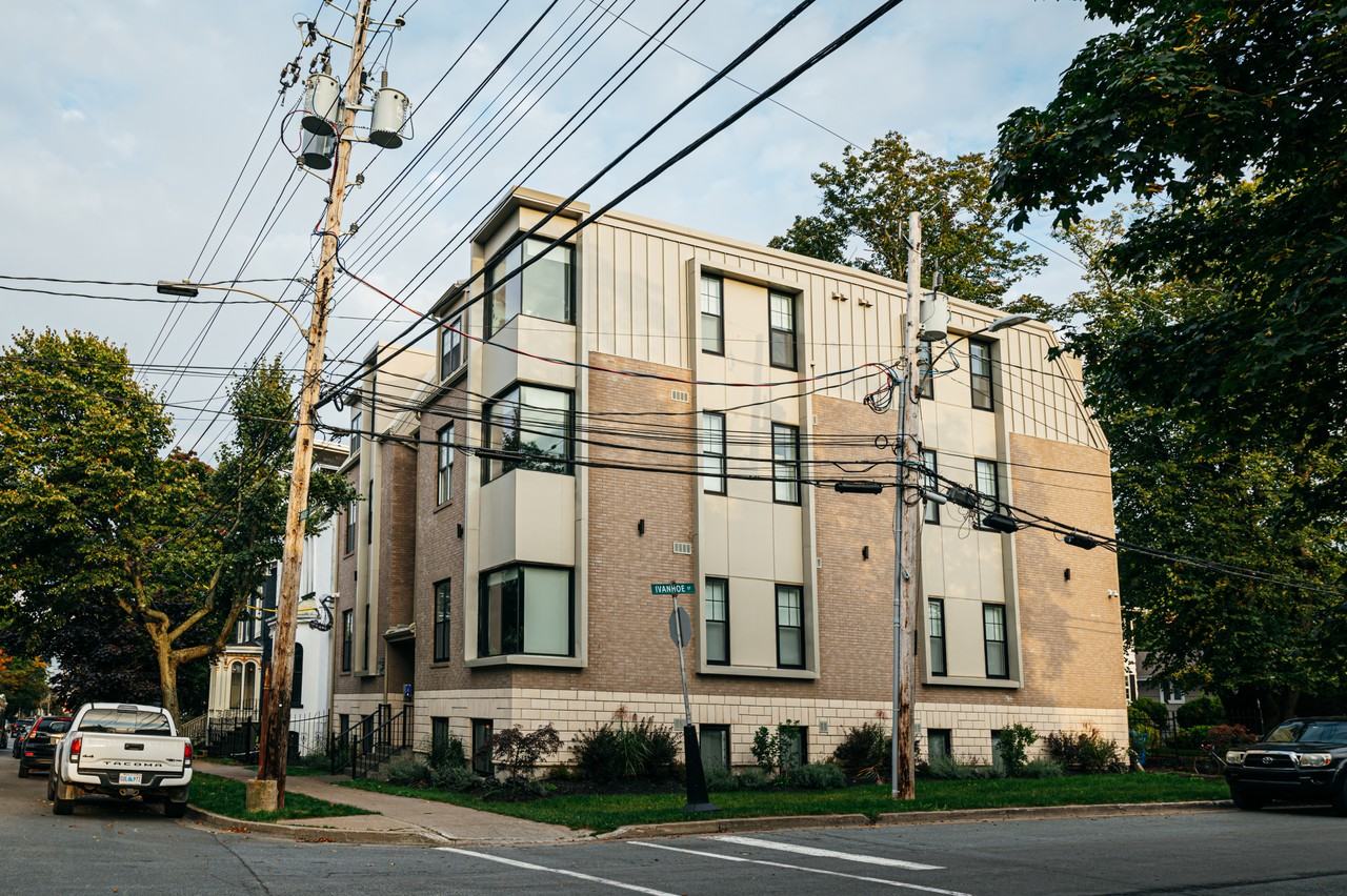 5726 Inglis Street - Photo 2 of 23