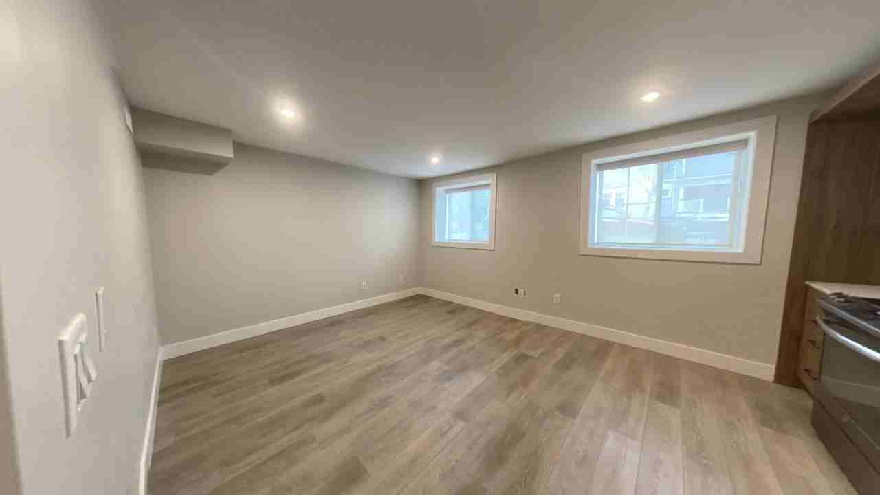 5726 Inglis Street - Photo 6 of 23