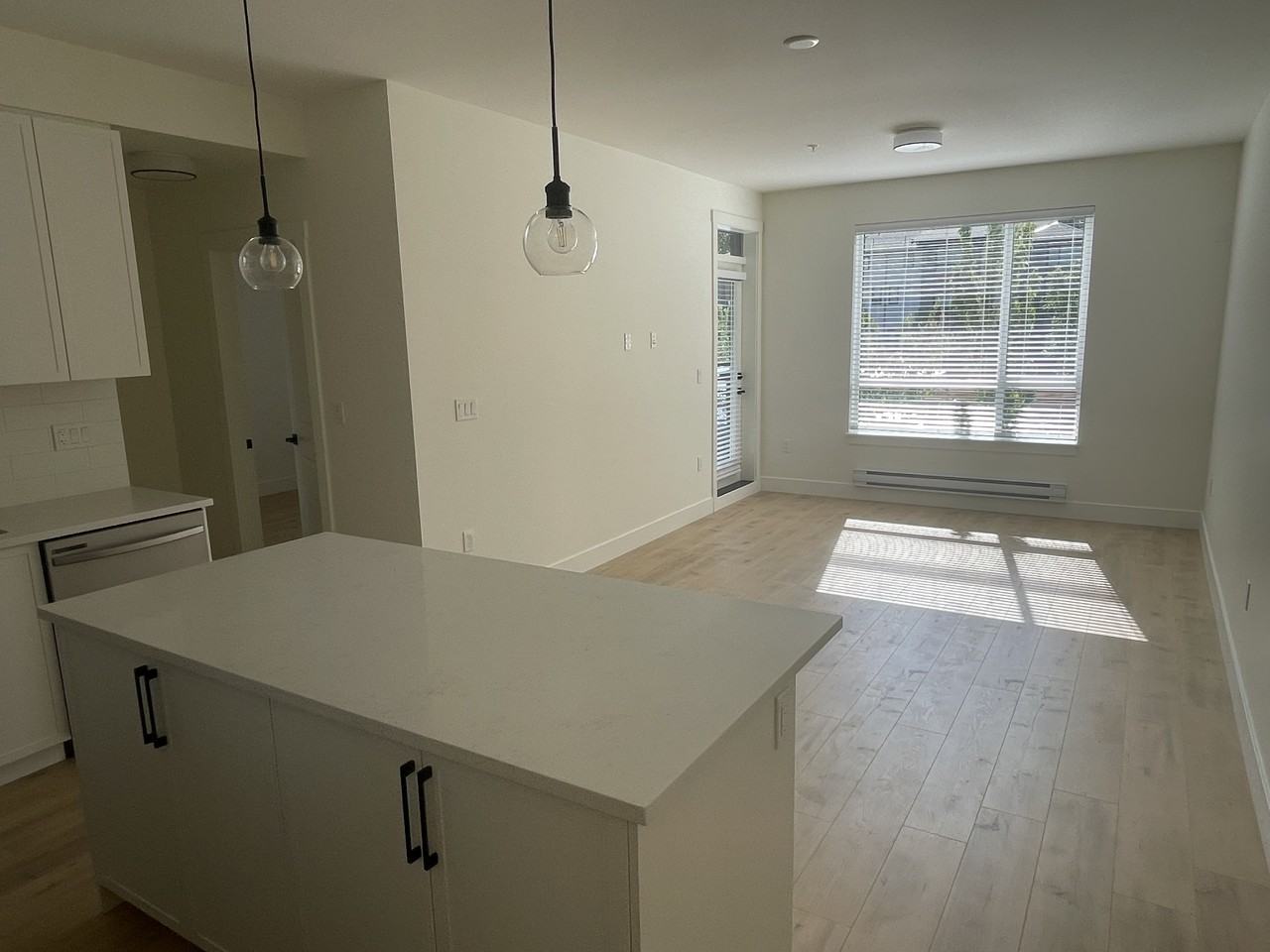 7506 199a St - Photo 6 of 25