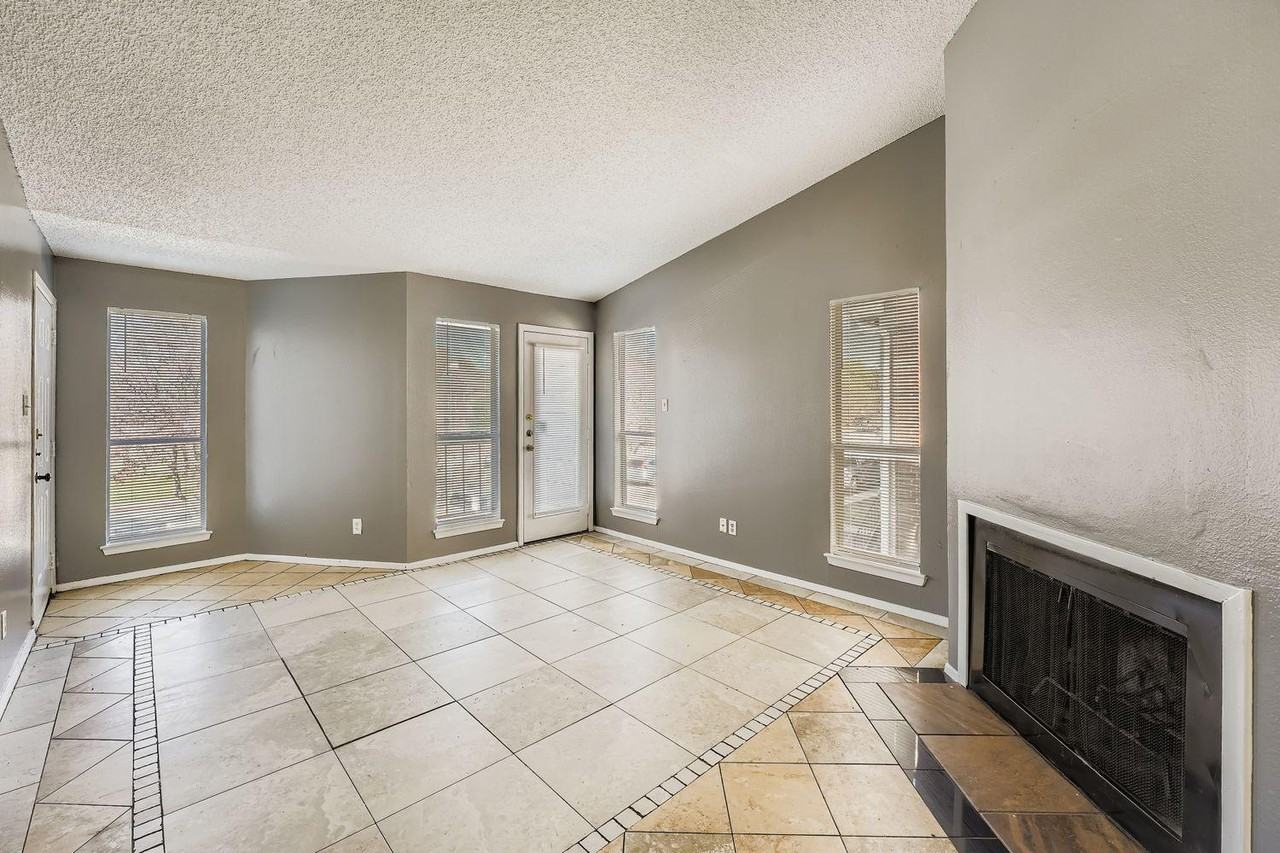 1913 W Loop - Photo 4 of 20