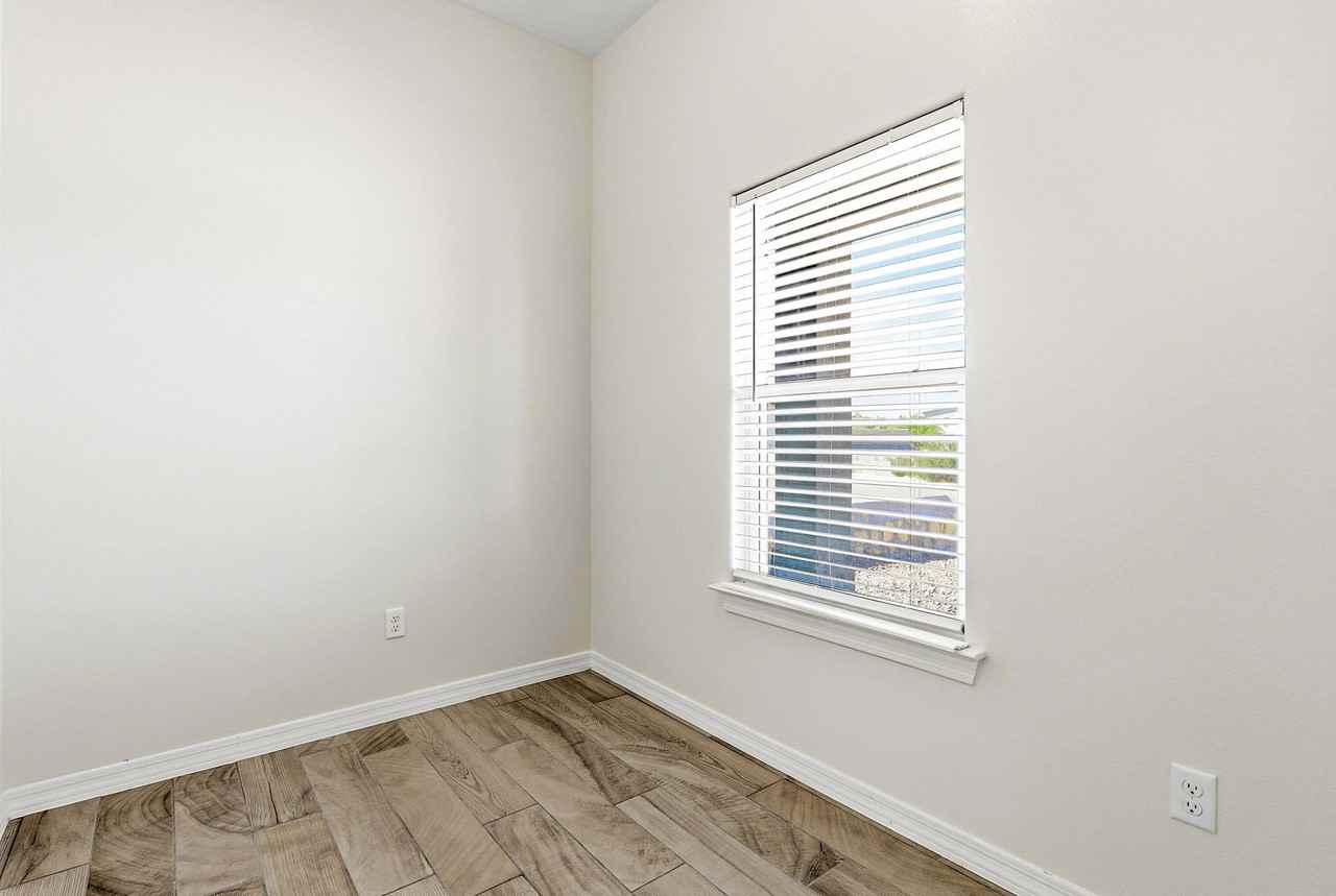 649 La Entrada Cir #1 - Photo 4 of 38