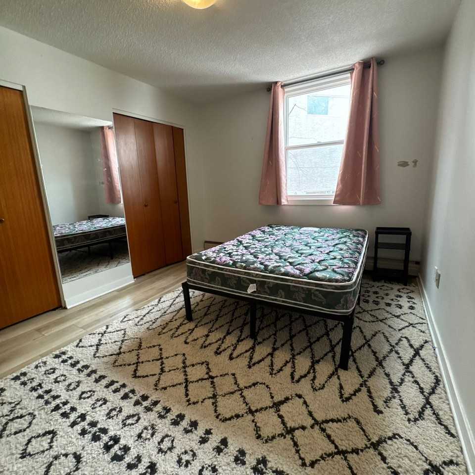 2024 35 Ave Sw #1A - Photo 2 of 11