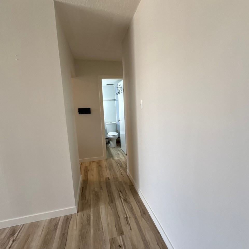 2024 35 Ave Sw #1A - Photo 3 of 11