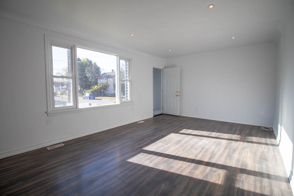 23 St. Patrick St - Photo 4 of 17