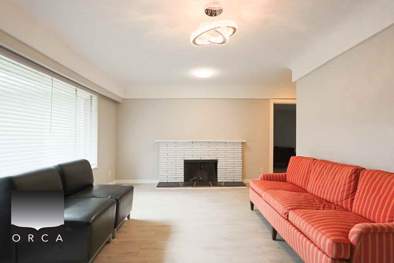 10291 Caithcart Rd - Photo 2 of 23