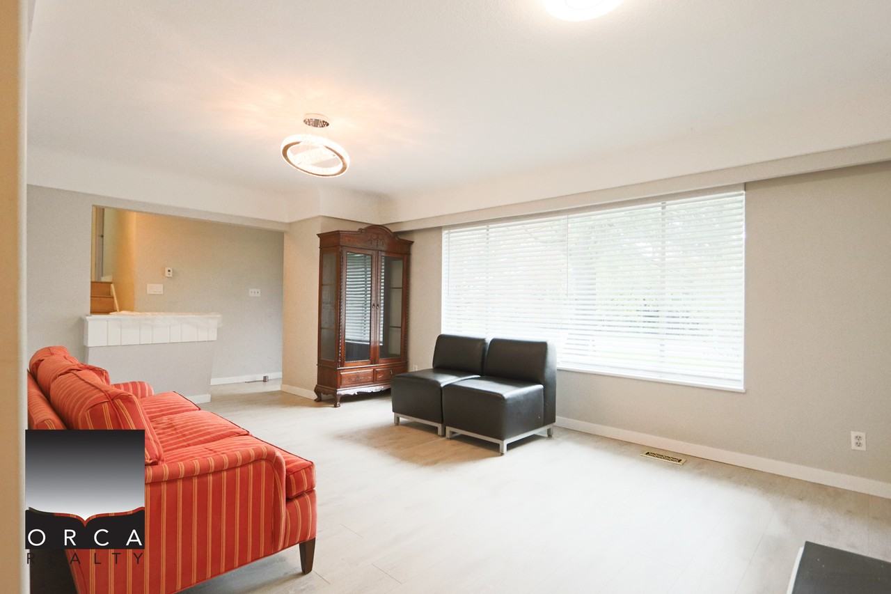 10291 Caithcart Rd - Photo 3 of 23