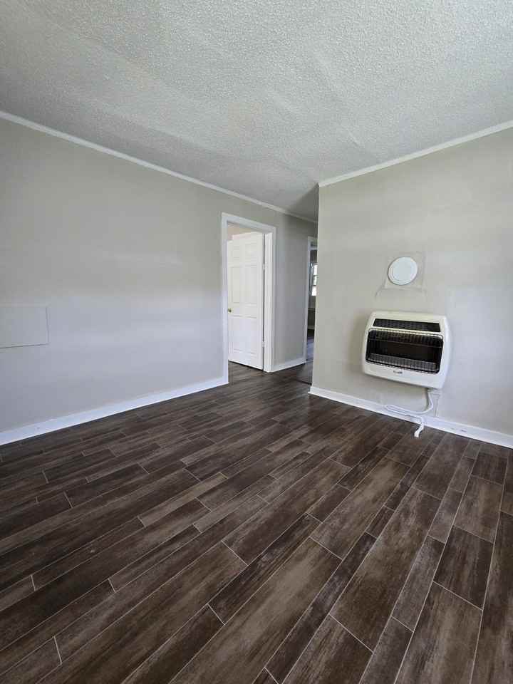 855 Bowie St #NA - Photo 4 of 7