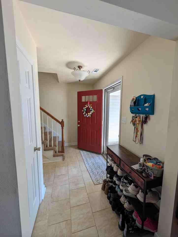 1593 Winthrope Dr #1 - Photo 3 of 27