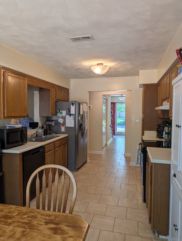 1593 Winthrope Dr #1 - Photo 5 of 27