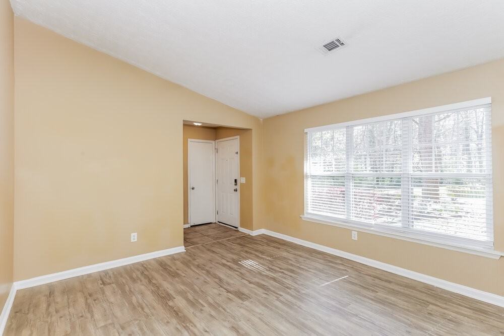 6761 Timbers East Dr - Photo 5 of 17