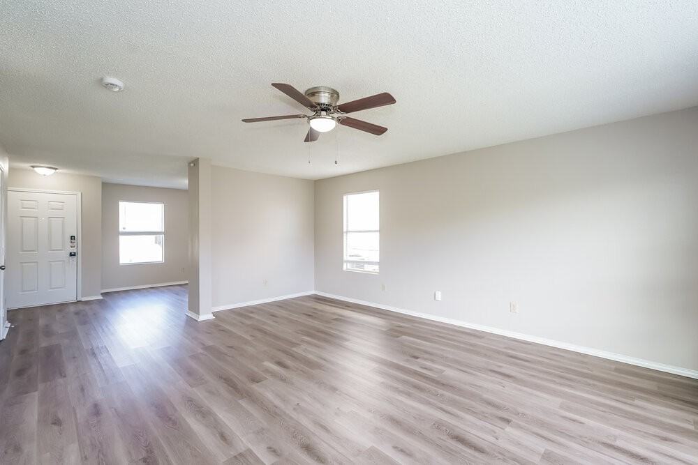 300 Dakota Ridge Dr - Photo 5 of 17