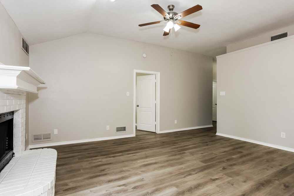 6841 Black Wing Dr - Photo 5 of 16