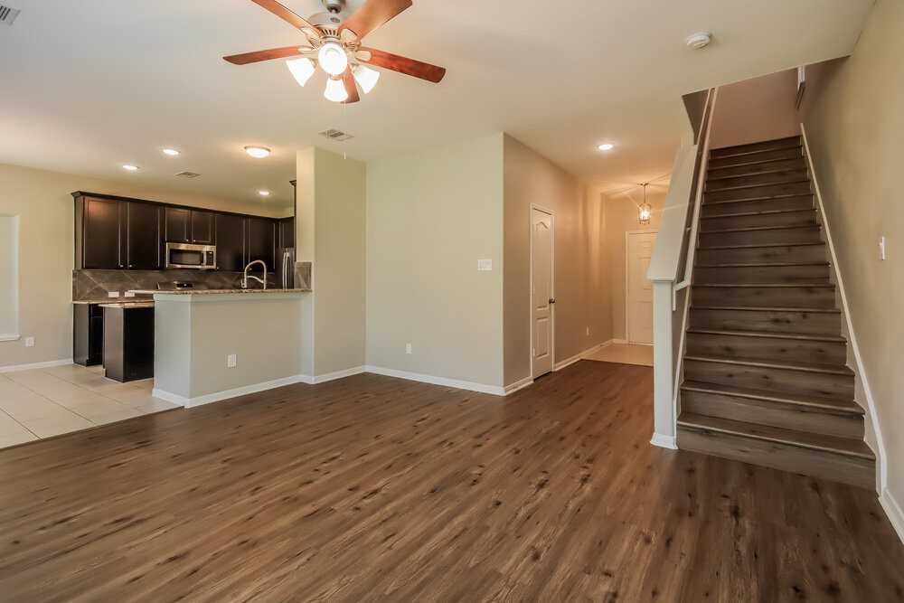 5223 Gulf Stream Ln - Photo 4 of 17