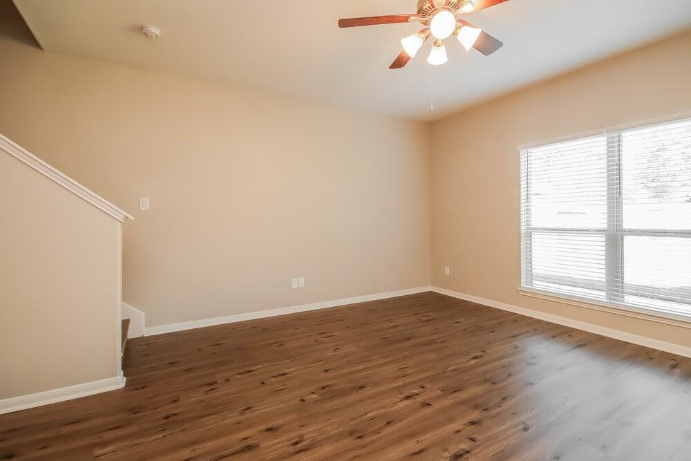 5223 Gulf Stream Ln - Photo 6 of 17