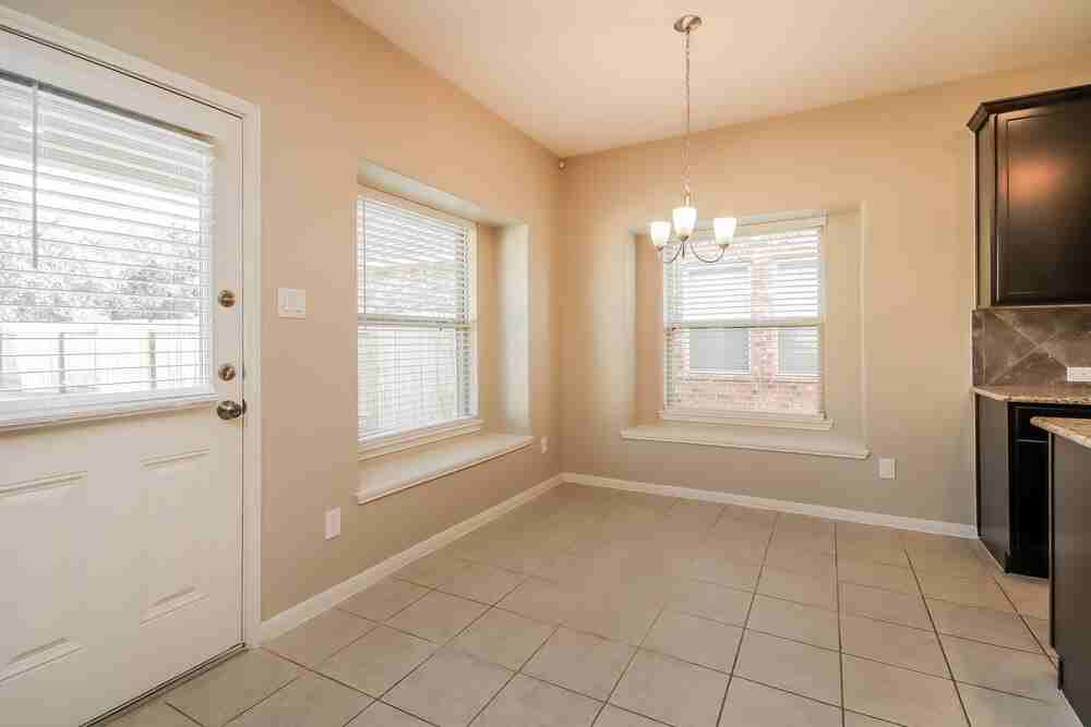 5223 Gulf Stream Ln - Photo 7 of 17