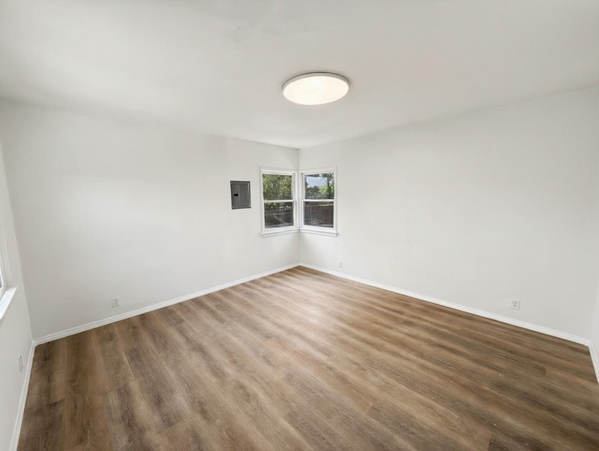 12433 Rose Dr #2 - Photo 5 of 10