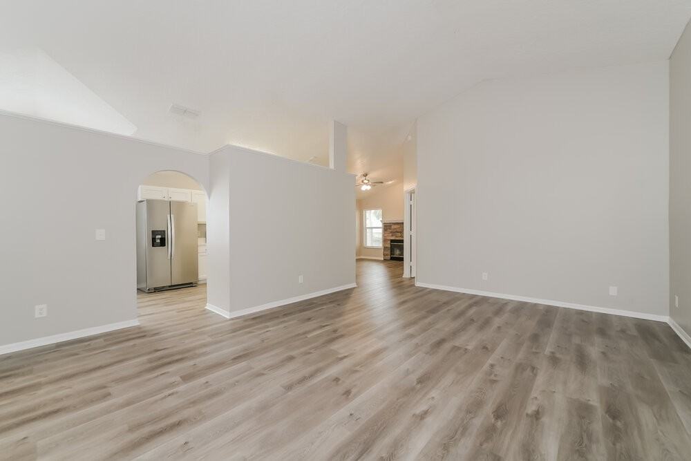 748 White Ivey Ct - Photo 3 of 16