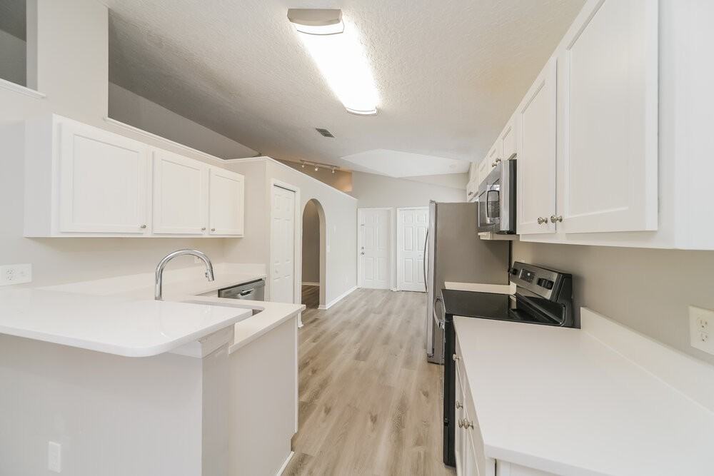 748 White Ivey Ct - Photo 5 of 16